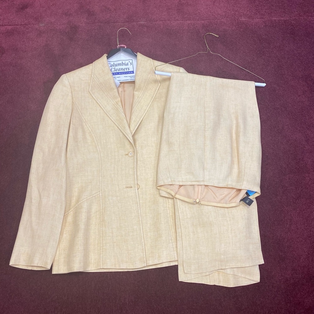 Prestine Size 8 Pants Suit